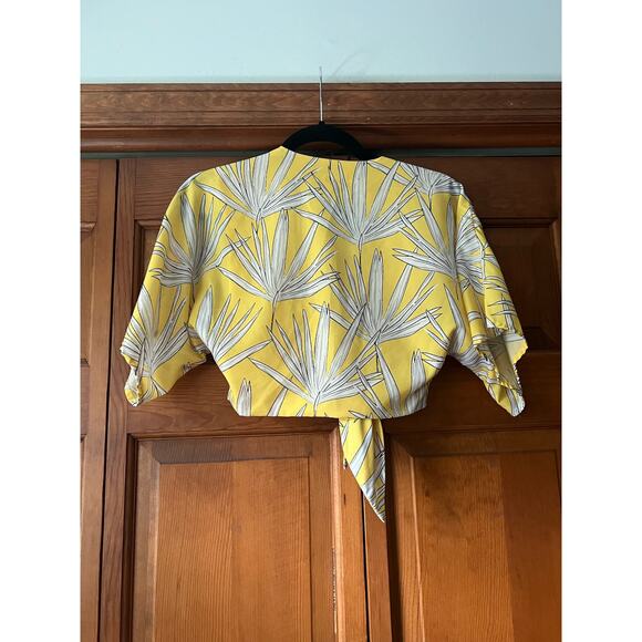 Hutch Women's Yellow Leaf Print Tie-Front Crop Blouse Short Sleeve Tropical XS - Picture 8 of 10